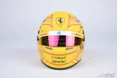 Lewis Hamilton 2026 Ferrari mini přilba, 1:2 Bell