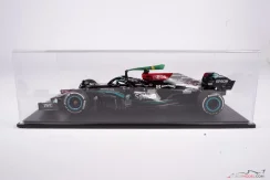 Vitrína s karbónovým podstavcom (Stuttgart), 1:18 Atlantic