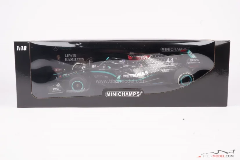 Mercedes W11 - Lewis Hamilton (2020), British GP, with flat tyre, 1:18 Minichamps