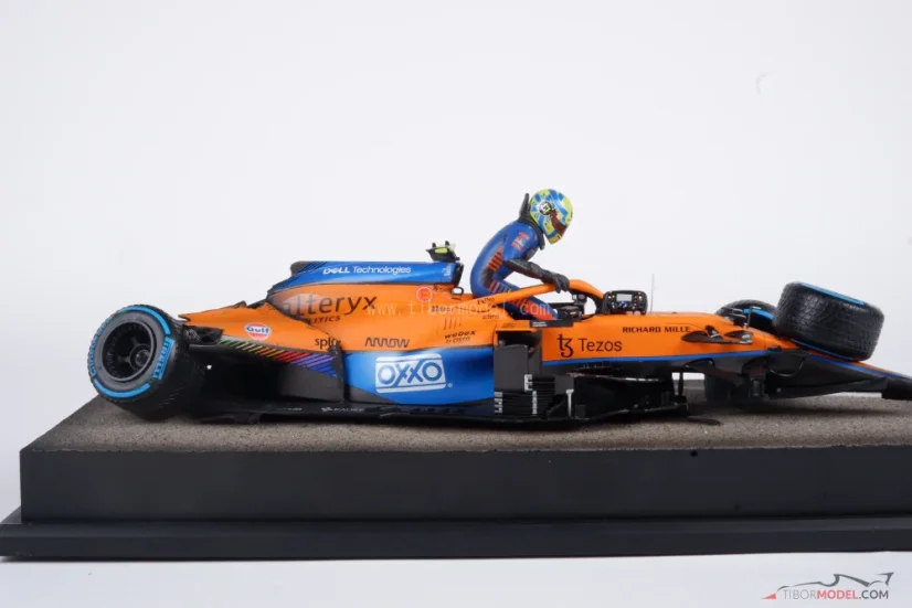 Diorama McLaren MCL35M - Lando Norris nehoda 2021 Belgie, 1:18