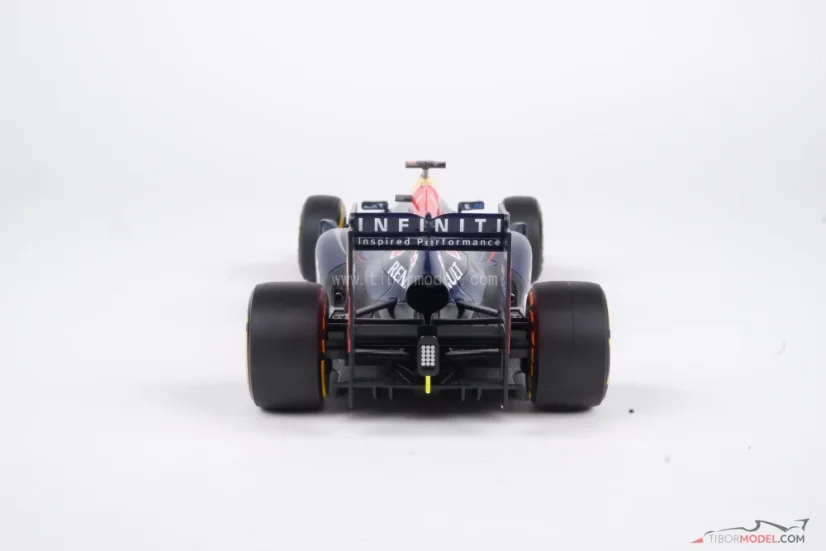 Red Bull RB8 - Sebastian Vettel (2012), Majster sveta, 1:18 Minichamps