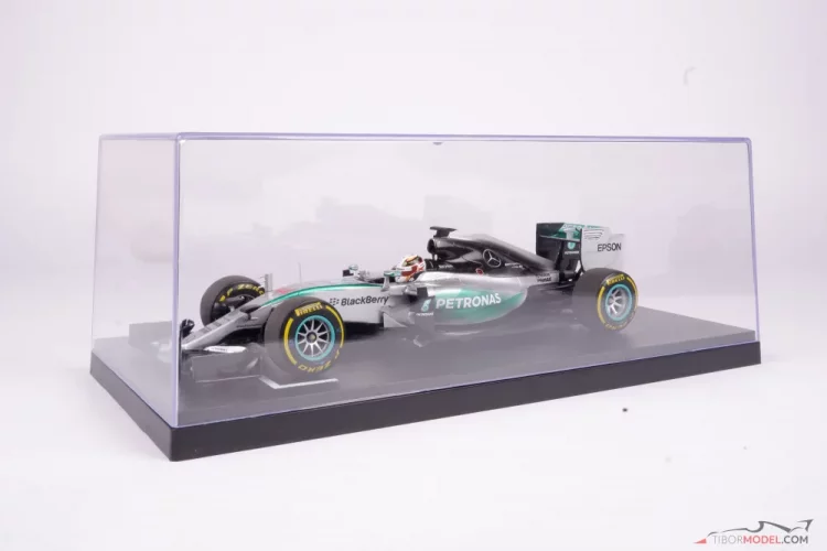 Showcase with a starting grid for the 1:18 scale model cars, Triple9