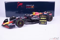 Red Bull RB18 - Max Verstappen (2022), Winner Japanese GP, 1:18 Minichamps