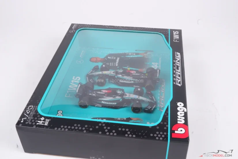 Mercedes W15 Hamilton + Russell (2024), dvojbalení, 1:43 BBurago