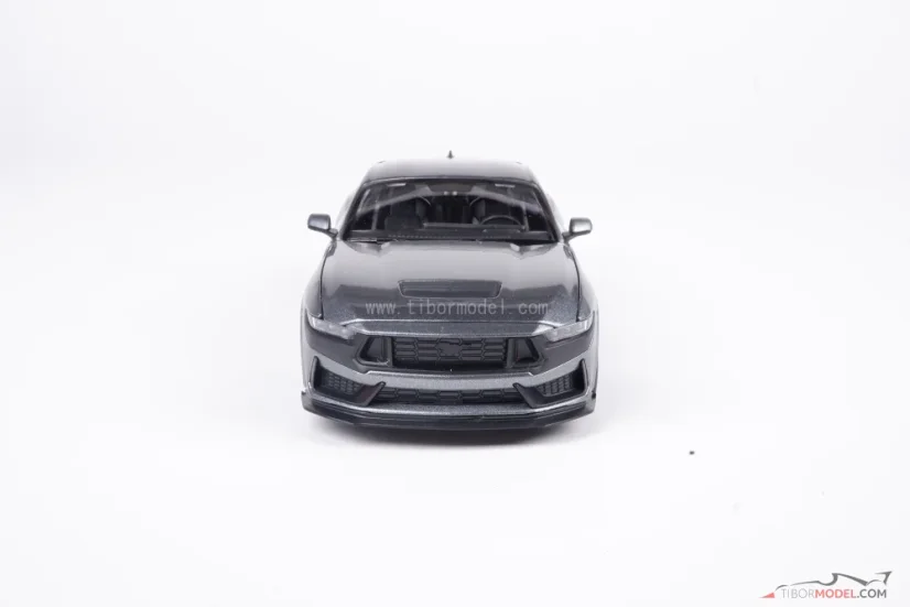 Ford Mustang Dark Horse (2024) sivý, 1:24 Maisto