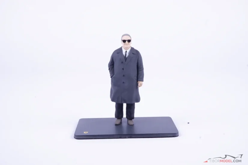 Enzo Ferrari figura, 1:18
