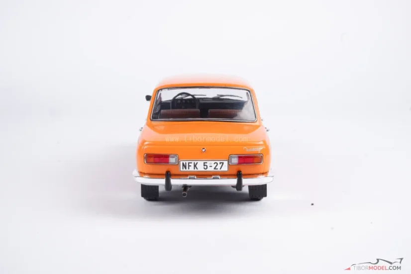 Wartburg 353 (1985) orange, 1:18 MCG