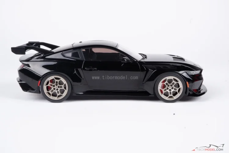 Ford Mustang GTD (2025) čierny, 1:18 Ixo