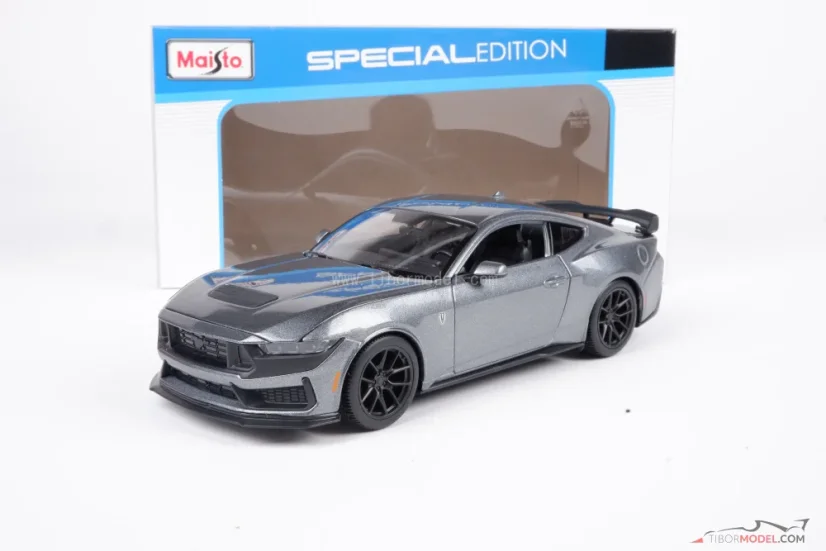 Ford Mustang Dark Horse (2024) sivý, 1:24 Maisto