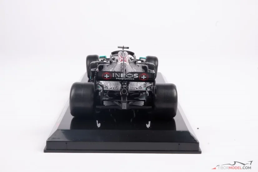 Mercedes W11 - Lewis Hamilton (2020), 1:24 Premium Collectibles