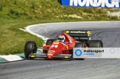 Ferrari F1/86 - Stefan Johansson (1986), 3. helyezett Osztrák Nagydíj pilótafigurával, 1:18 GP Replicas