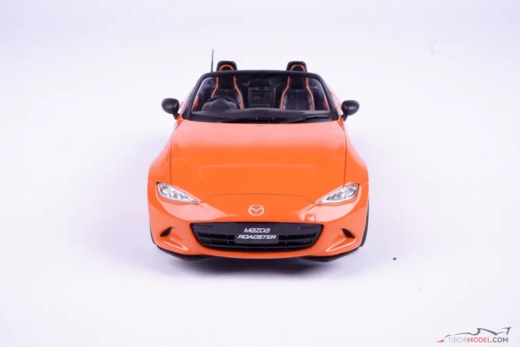 Mazda MX-5 Roadster 2019 orange métallisé voiture miniature 1:24 boîte  blanche