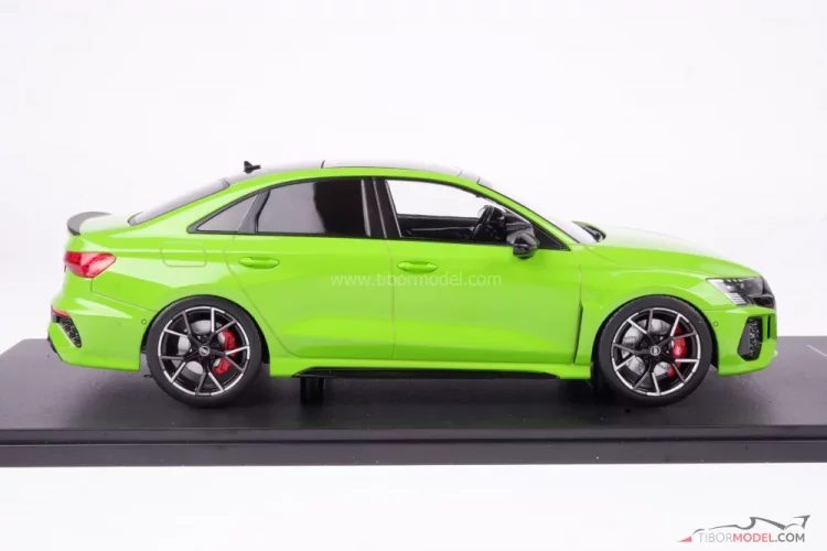 Audi RS3 Limuzína (2022) zelená, 1:18 MCG