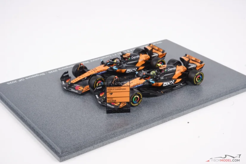 McLaren MCL39 - Oscar Piastri Lando Norris (2025) Mistr konstuktérů, 1:64 Spark