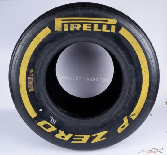 Pirelli PZero Lágy bal hátsó gumiabrons (2016)