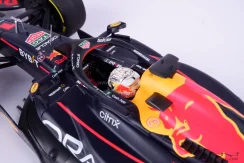 Red Bull RB18 - Max Verstappen (2022), Víťaz Francúzsko, 1:18 Minichamps