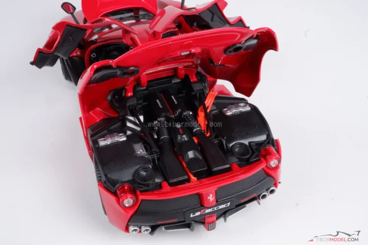 Ferrari LaFerrari (2013) piros, 1:18 Bburago
