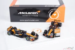 McLaren MCL38 - Lando Norris, Oscar Piastri (2024), Pohár Konstrukérů + champion board ve speciálním balení, 1:43 Spark