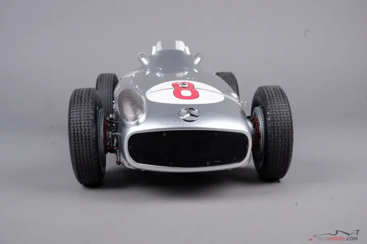 Mercedes W196R - J. M. Fangio (1955) Majster sveta, 1:8 Ixo