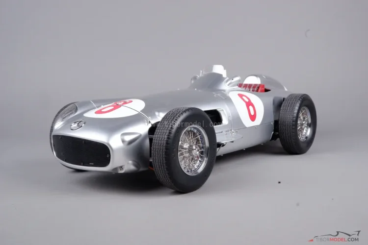 Mercedes W196R - J. M. Fangio (1955) Majster sveta, 1:8 Ixo