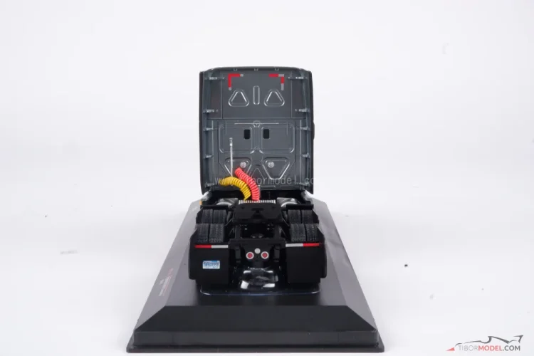 Freightliner Cascadia (2018) sivý, 1:43 Ixo