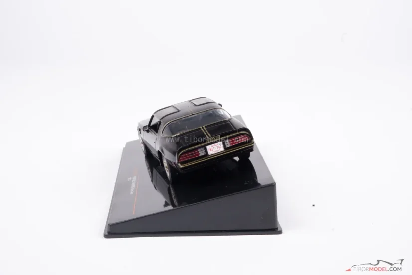Pontiac Firebird Trans Am (1977) černý, 1:43 Ixo