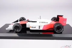 McLaren MP4/4 - Ayrton Senna (1988), World Champion, 1:24 Premium Collectibles
