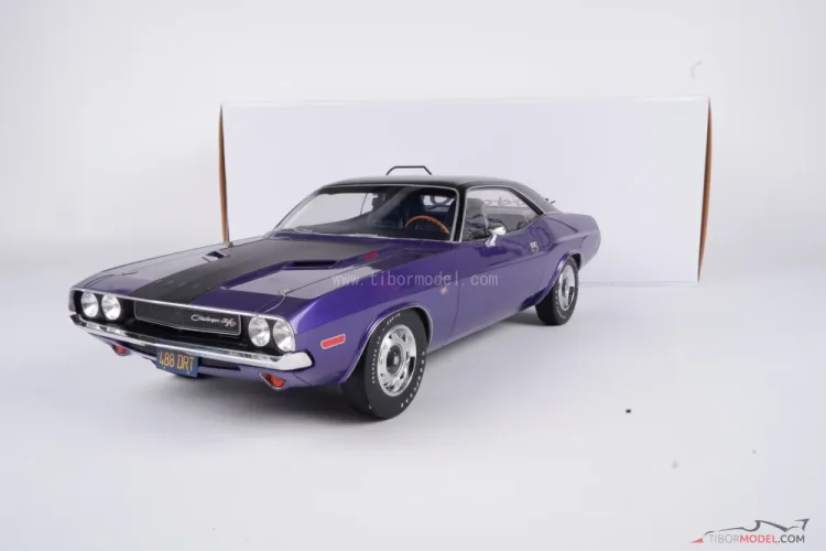 Dodge Challenger R/T (1970) plum crazy, 1:18 Ottomobile