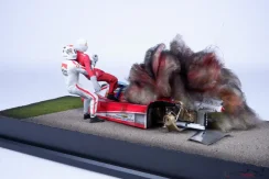 Diorama Ferrari 312 T2 - Niki Lauda nehoda 1976 Nürburgring, 1:18