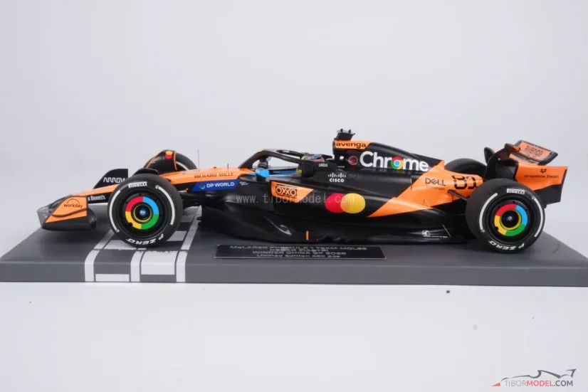 McLaren MCL39 - Oscar Piastri (2025), Winner Chinese GP, 1:18 Minichamps