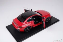 BMW M2 (2024) piros, 1:18 Solido