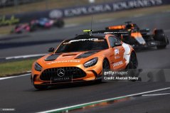 Safety Car Mercedes AMG GT (2025) VC Veľkej Británie, 1:18 Minichamps