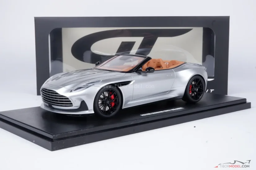 Aston Martin DB12 Volante (2023) stříbrný, 1:18 GT Spirit