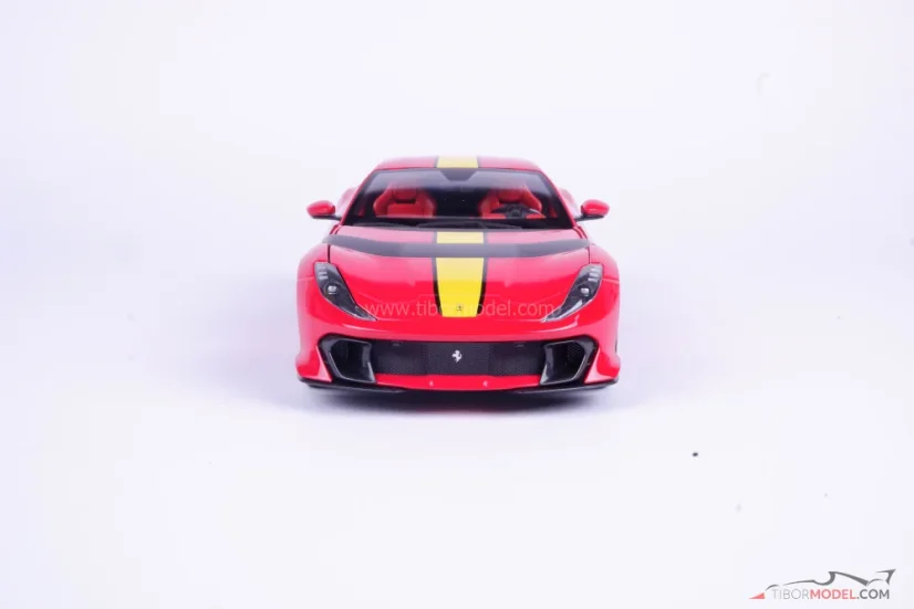 Ferrari 812 Competizione (2021) piros, 1:18 Bburago Signature