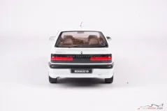 Renault 19 (1994) fehér, 1:18 Triple9