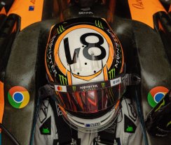 Oscar Piastri 2025 VC Monaka mini prilba, McLaren, 1:5 Spark