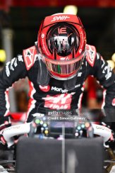 Esteban Ocon 2025 mini prilba, Haas F1 Team, 1:5 Spark
