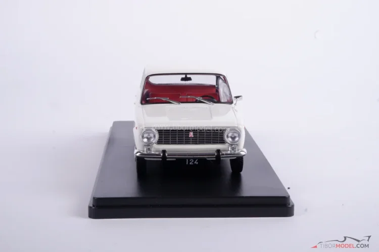 Fiat 124 (1970) white, 1:24 Whitebox