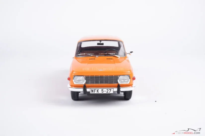 Wartburg 353 (1967) orange, 1:18 MCG