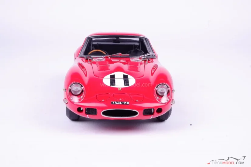 Ferrari 250 GTO - J. Surtees/M. Parkes, 1000km de Paris 1962, 1:18 CMC