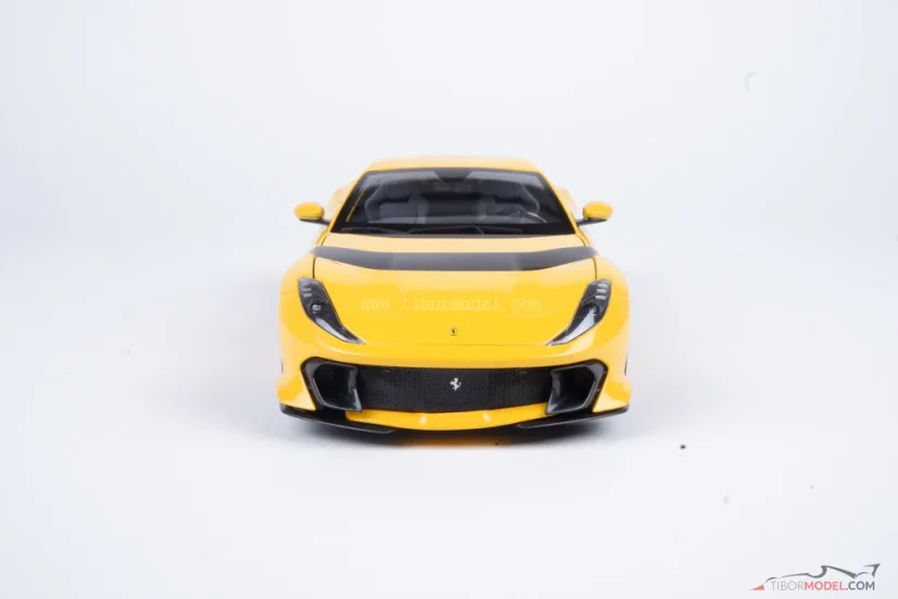 Ferrari 812 Competizione (2021) sárga, 1:18 Bburago
