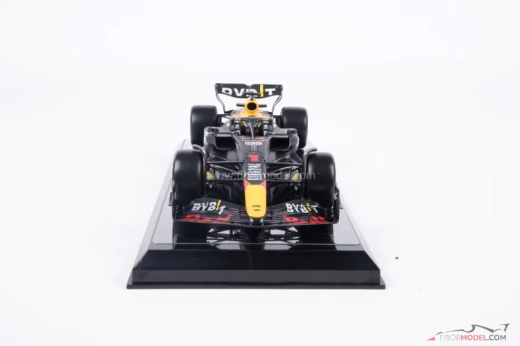 Red Bull RB19 - Max Verstappen (2023), 1:24 Bburago