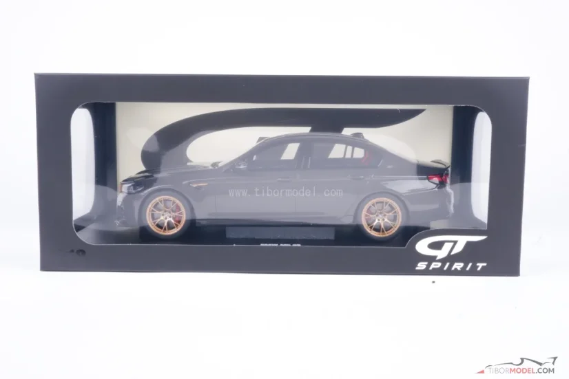 BMW M5 CS F90 (2021) šedé, 1:18 GT Spirit