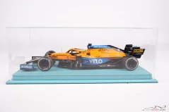 Showcase with turquoise leather (Mulhouse), 1:18 Atlantic