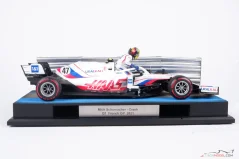 Diorama Haas VF-21 - Mick Schumacher nehoda 2021 Francúzsko, 1:18