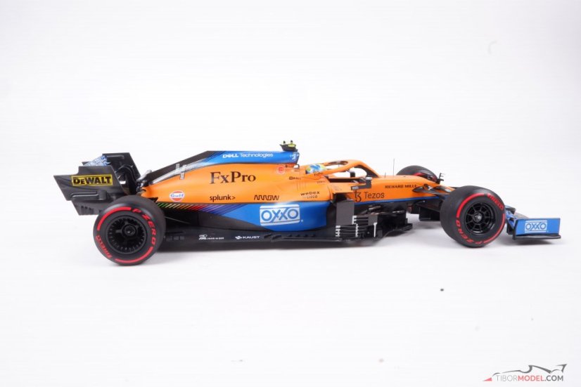 McLaren MCL35M - L. Norris (2021), Pole Position Russian GP, 1:18 Minichamps