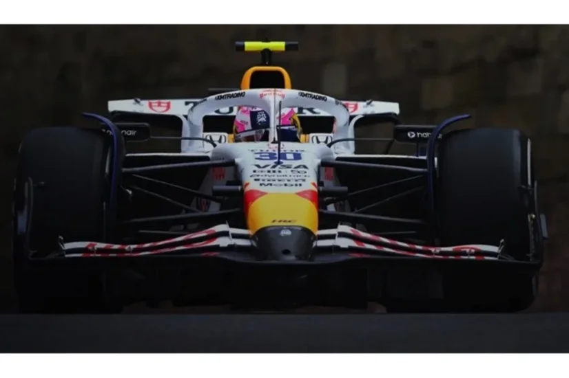 Racing Bulls VCARB02 - Liam Lawson (2025), VC Ázerbájdžanu, 1:43 Spark