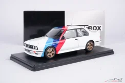 BMW M3 E30 (1989) bílé, 1:24 Whitebox