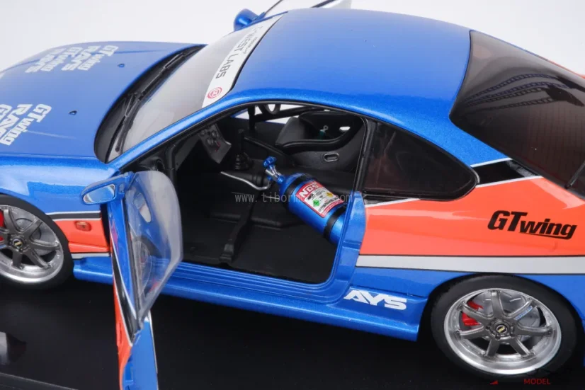Nissan Silvia (2006) Tokiói hajsza, 1:18 Solido