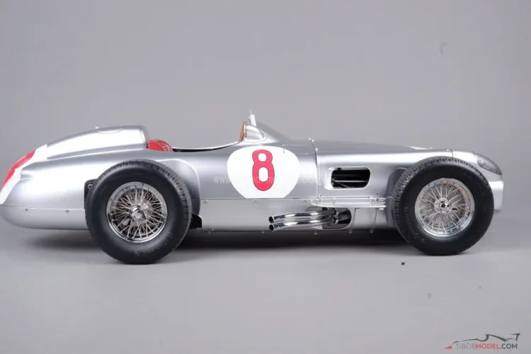 Mercedes W196R - J. M. Fangio (1955) Majster sveta, 1:8 Ixo